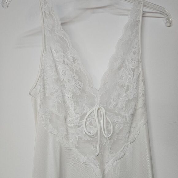Vintage OLGA Nightgown And Robe Set Size PETITE - Picture 8 of 11